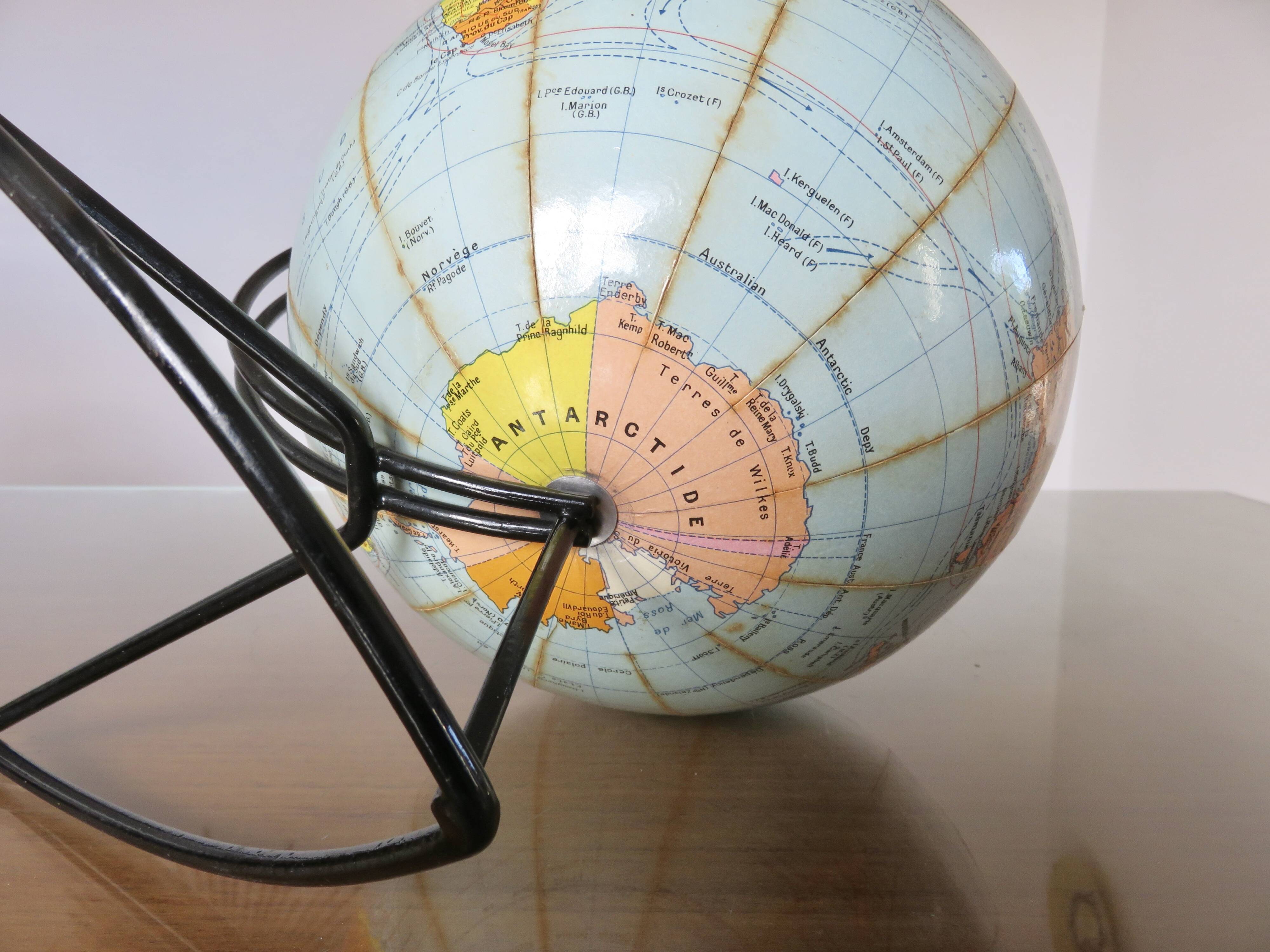 World map, terrestrial globe, Girard & Barrère edition, 1960s-70s