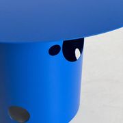 Table de salle à manger italienne contemporaine du XXIe siècle, silos, bleu électrique