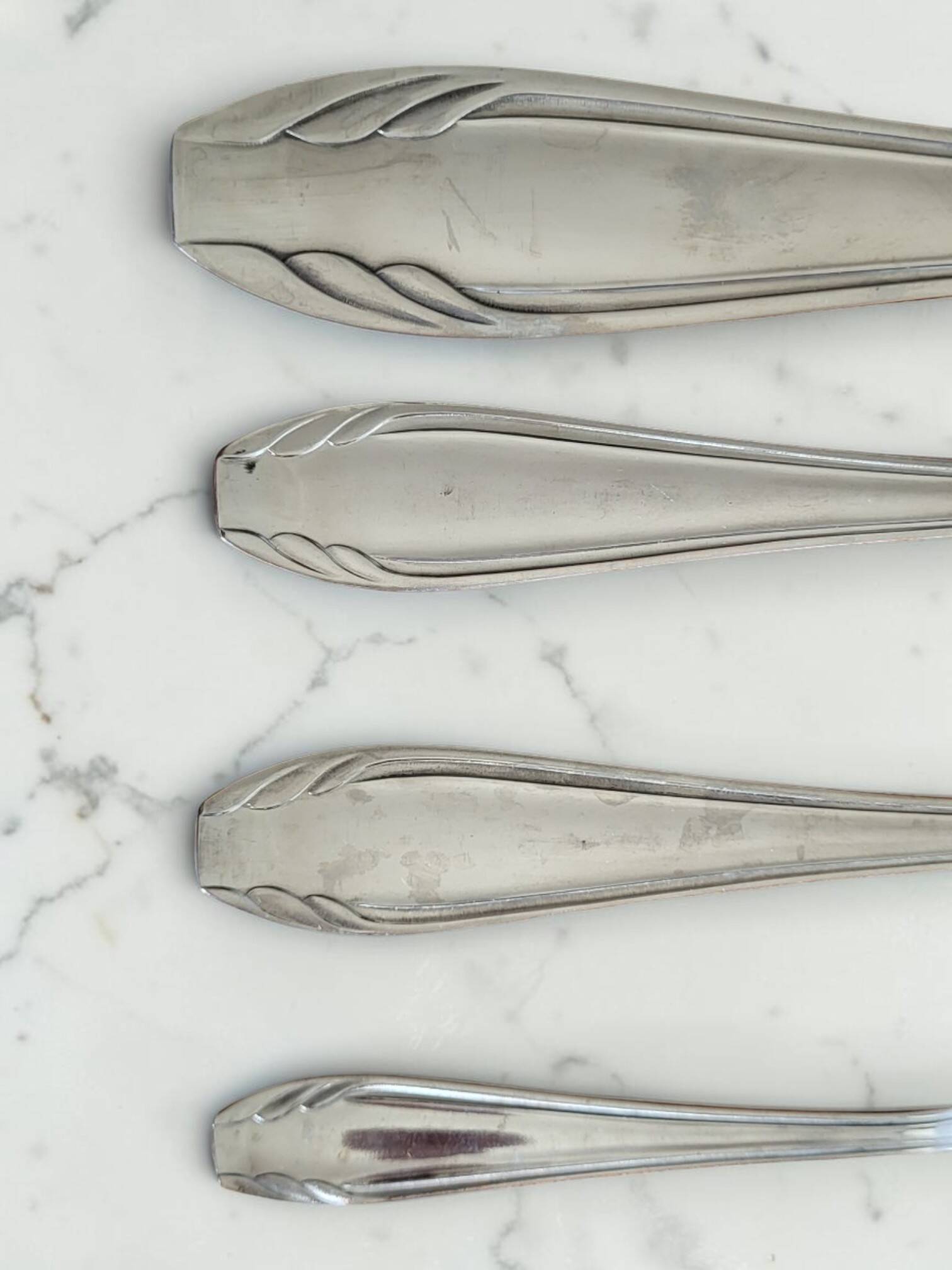 Ménagère Art déco en inox 37 pièces