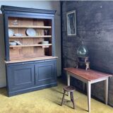 Regional tripod stool