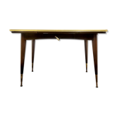 Table extensible assiettes colorées