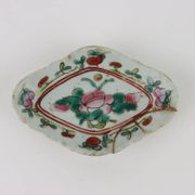 Group of 6 porcelain saucers, China, 19th century