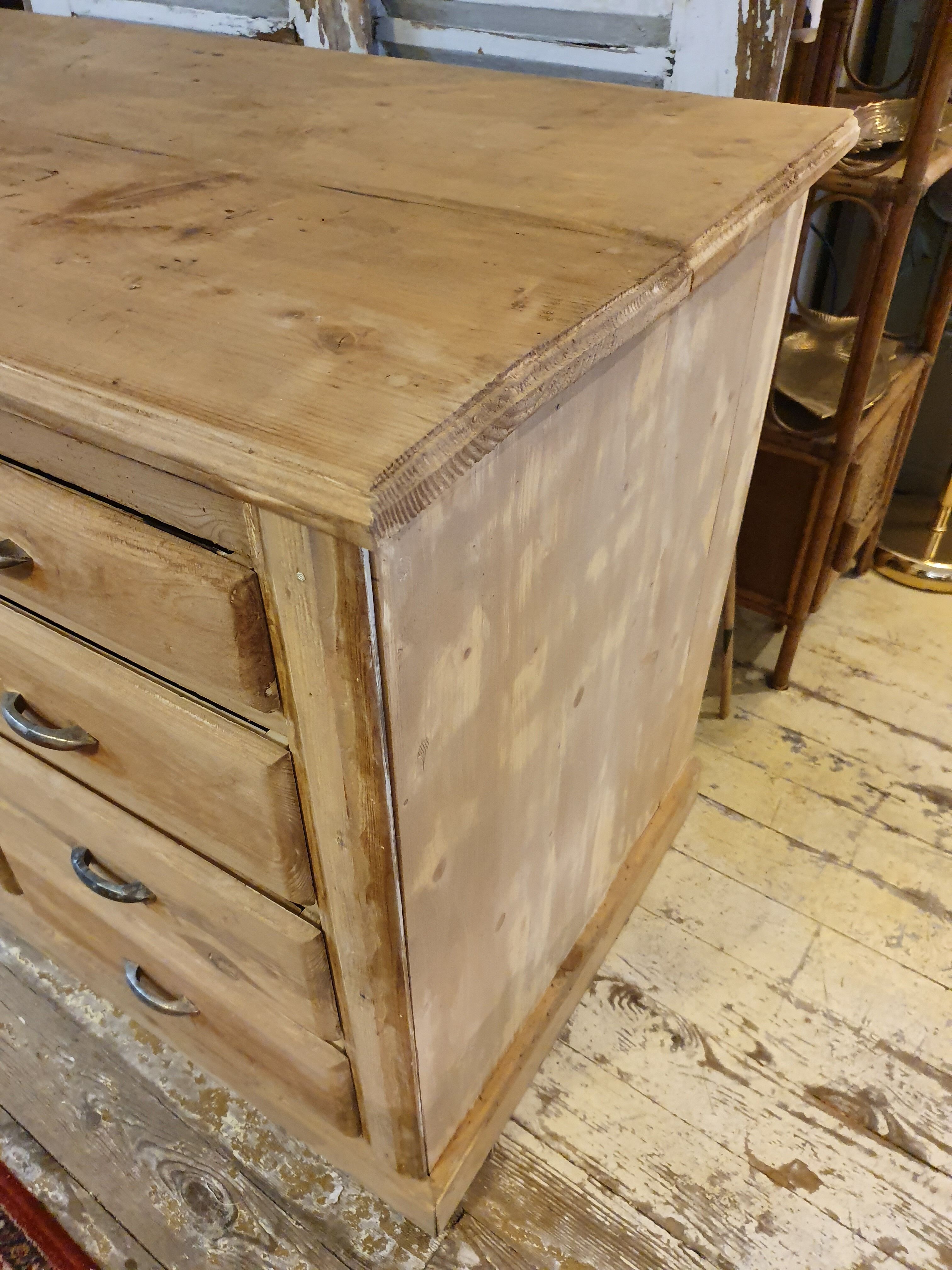 Trade furniture 8 drawers