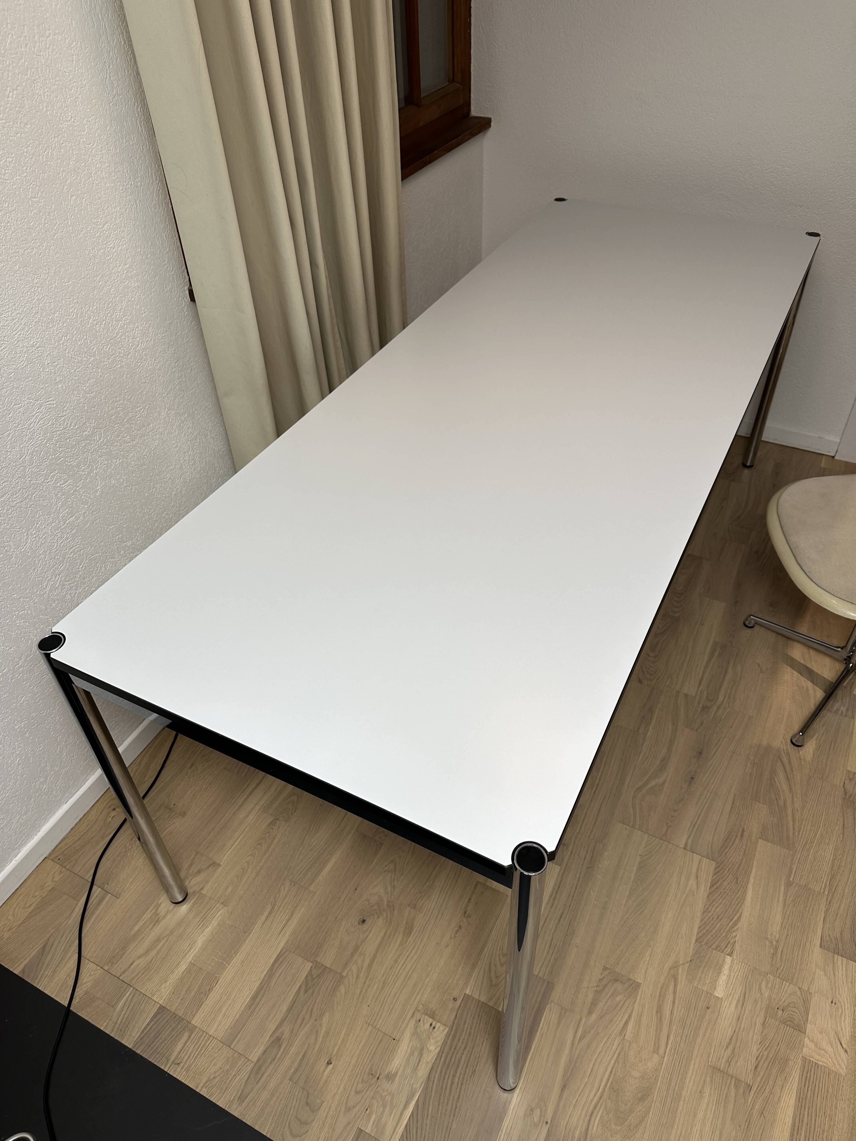 USM Haller desk in pearl grey laminate
