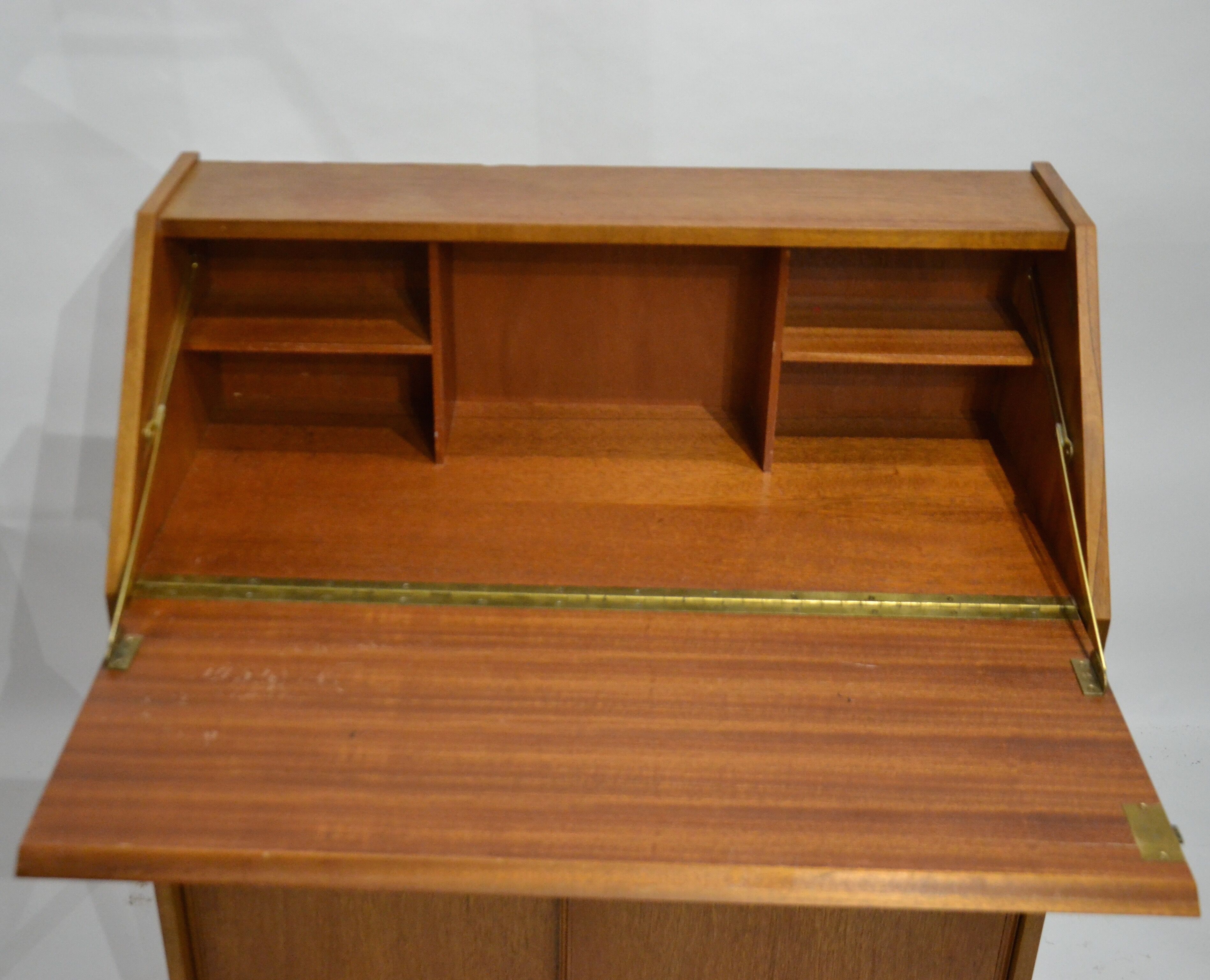Meuble secrétaire scandinave des années 60