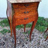 Tables de chevets en marqueterie plateau marbre style louis xv