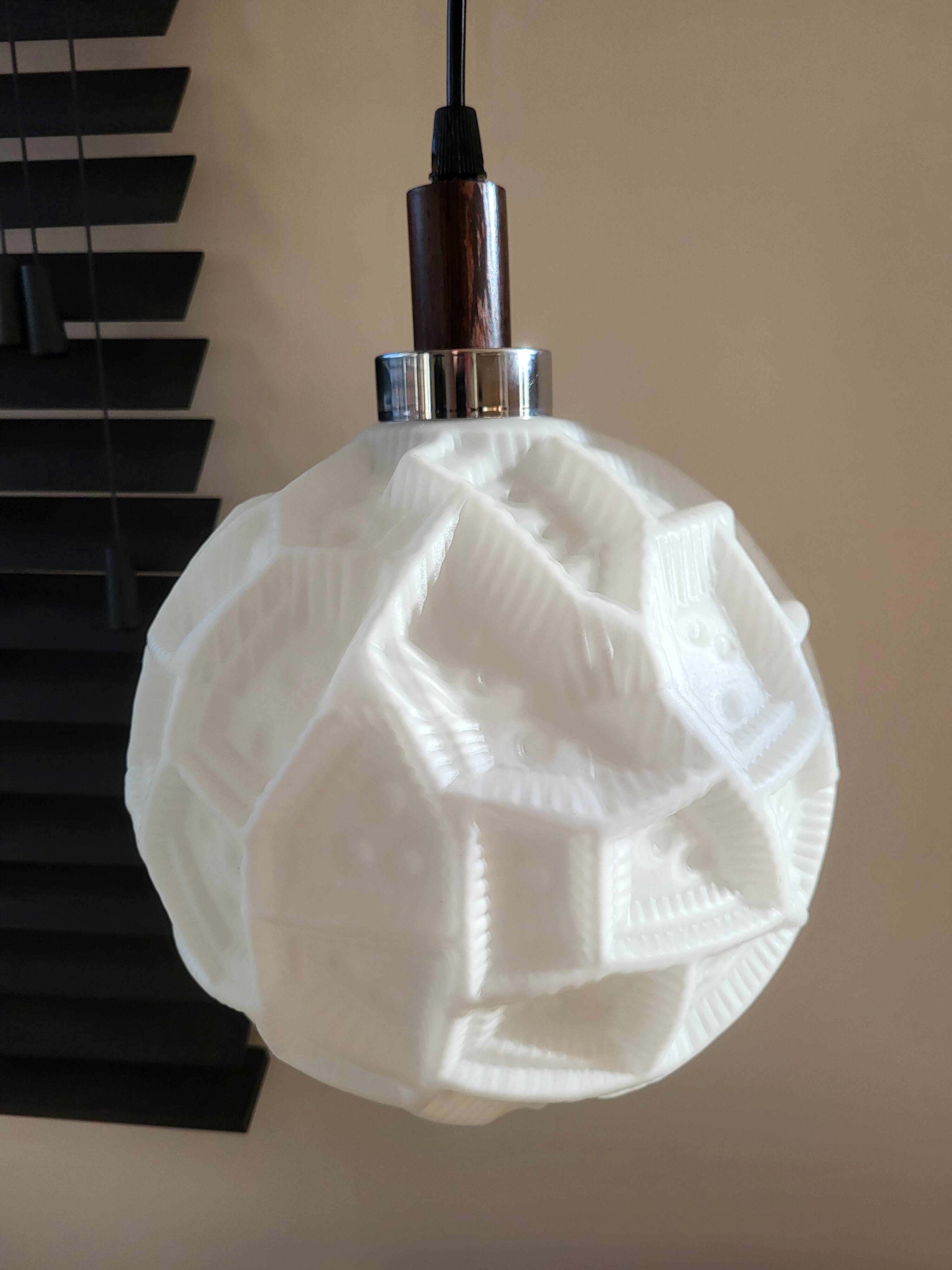 Lampe à suspension vintage, vermoedelijk Peill & Putzler, verre opalin avec relief