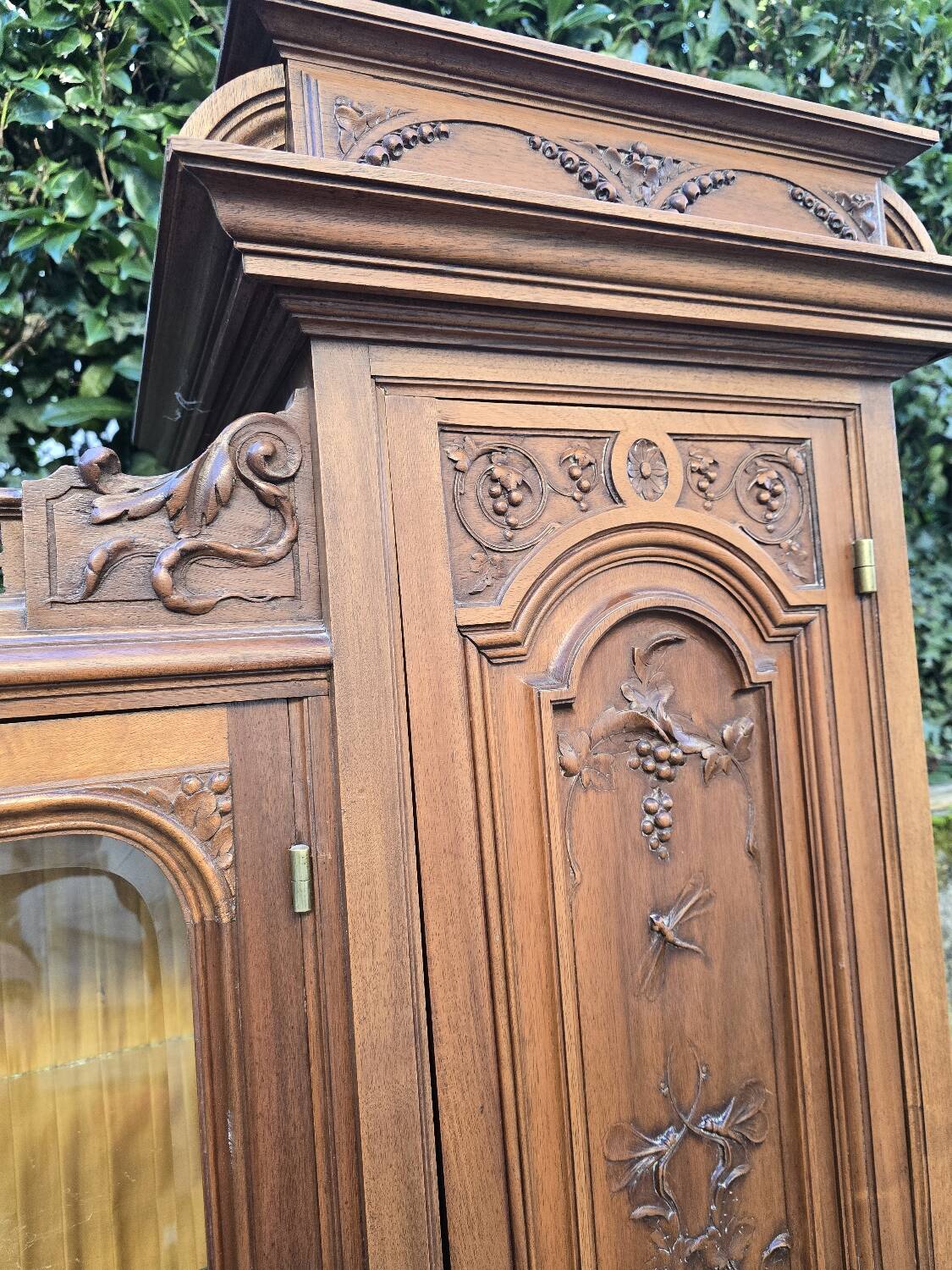 Important two-body buffet in carved walnut – Renaissance style