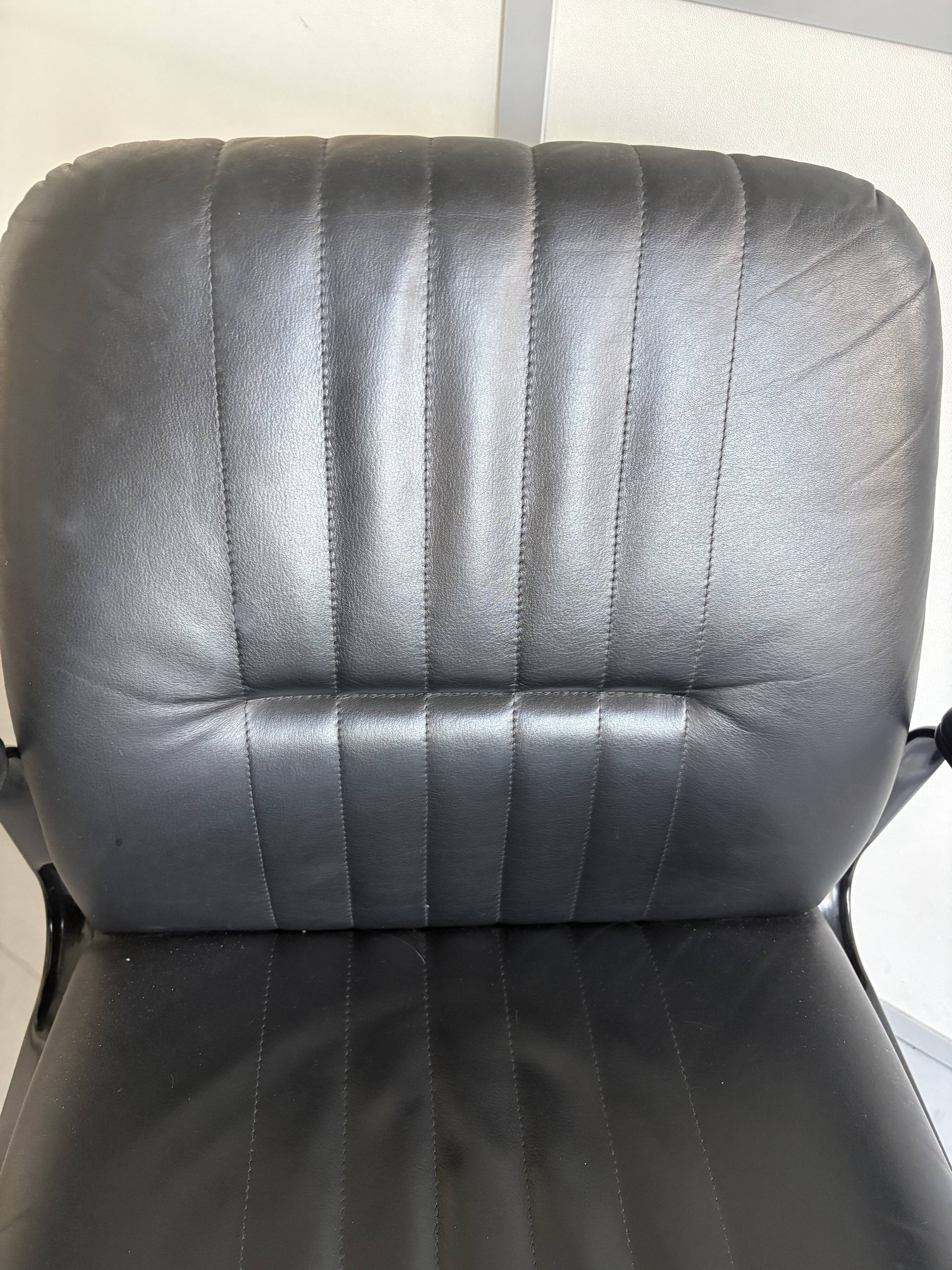 Vaghi vintage design office chair in leather