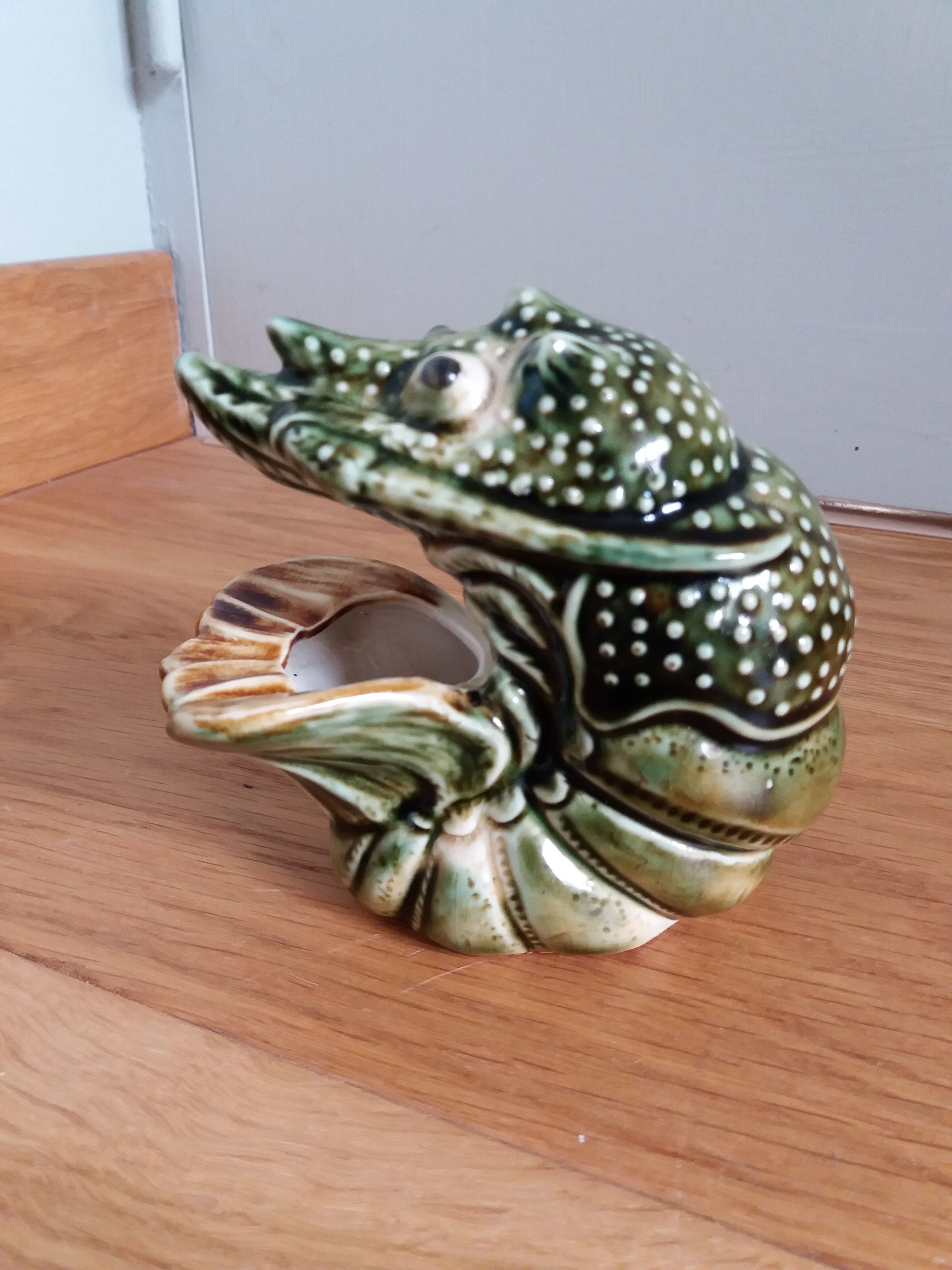 Zoomorphic ceramic shrimp or crayfish ashtray