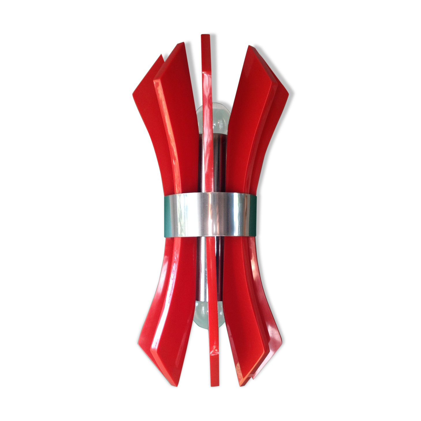 Sconce in red Bakelite and chrome