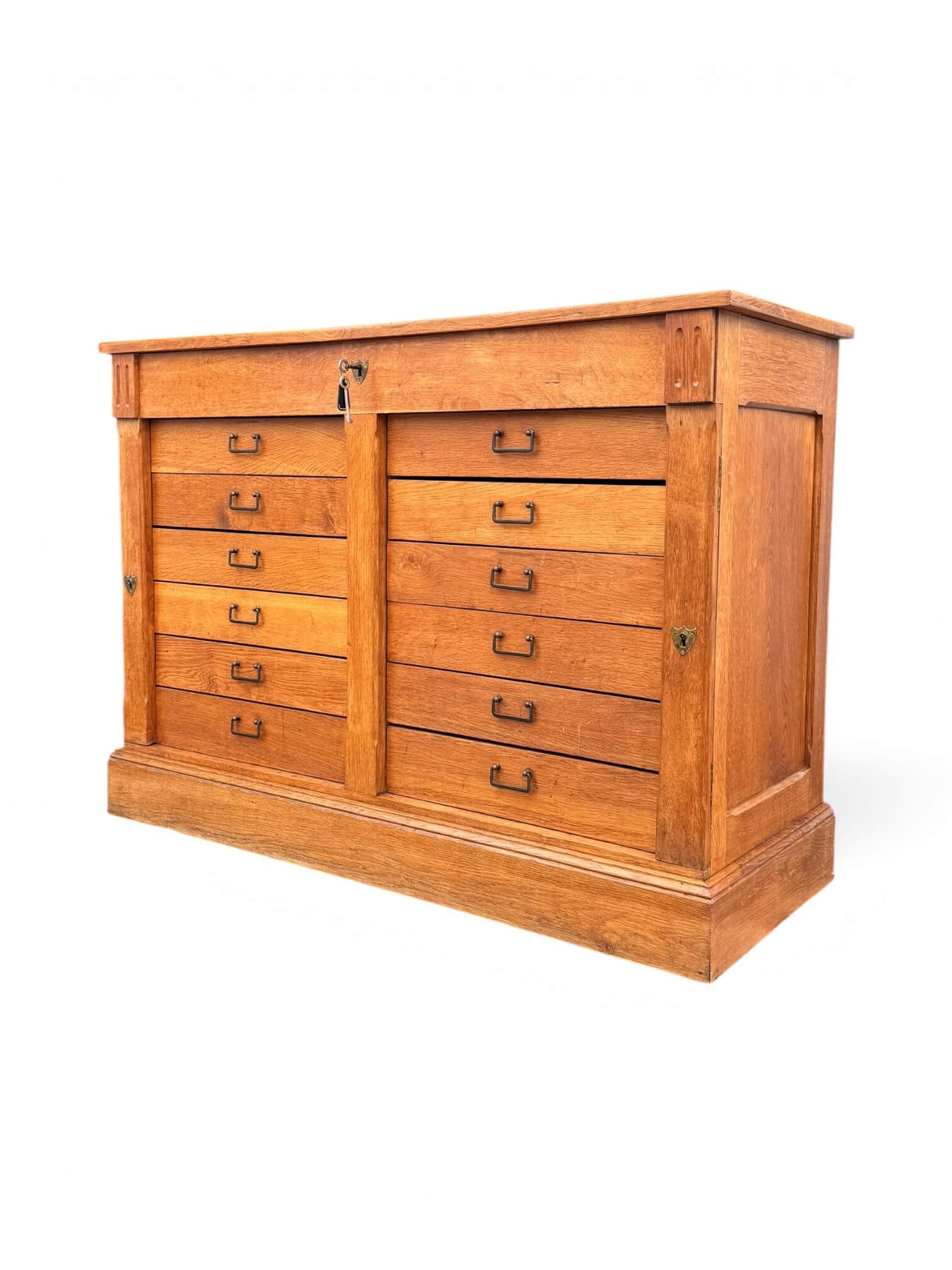 Old workshop drawer unit