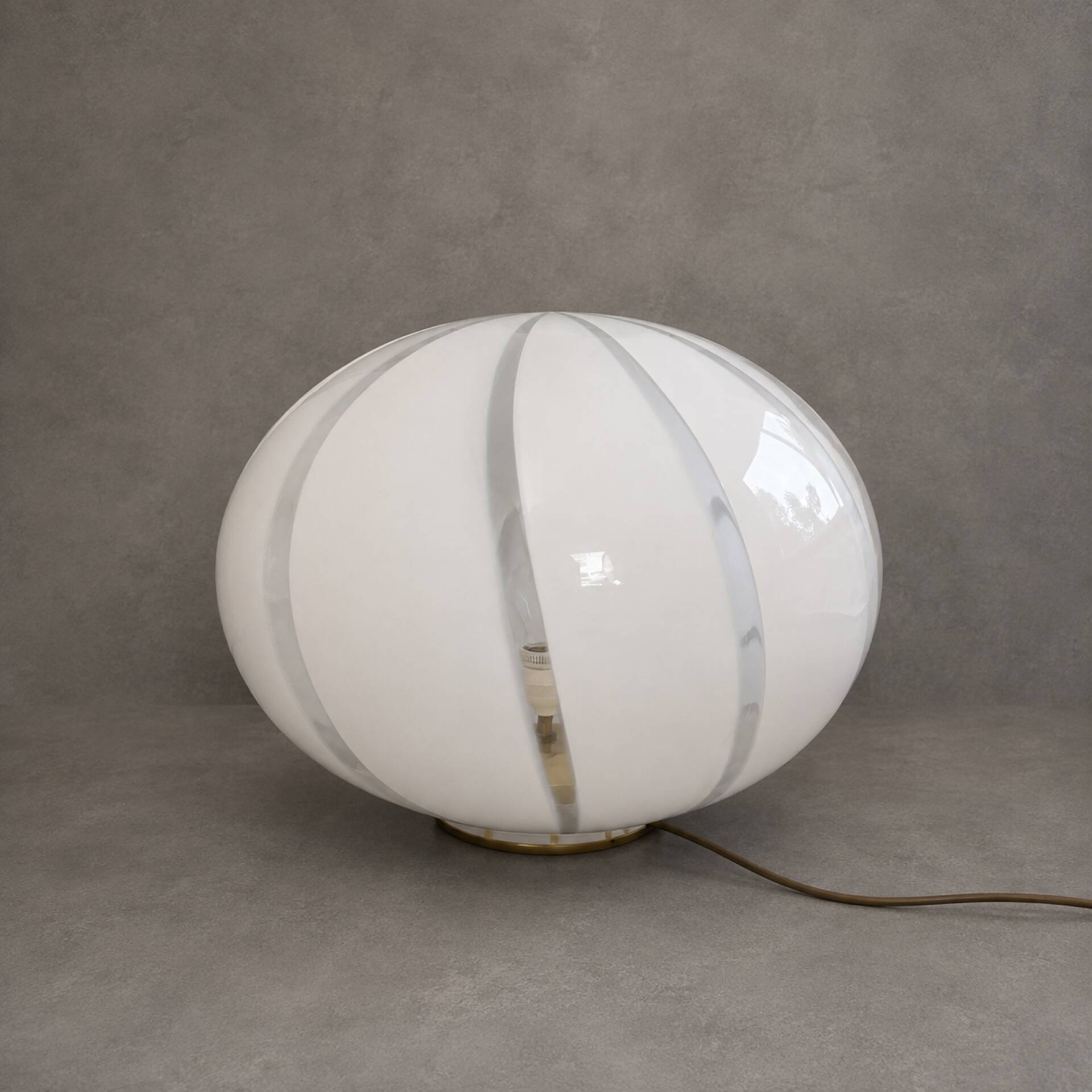 Vintage table lamp in blown glass – Organic design