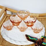 Lot de 6 coupes à champagne en verre rose dépareillées