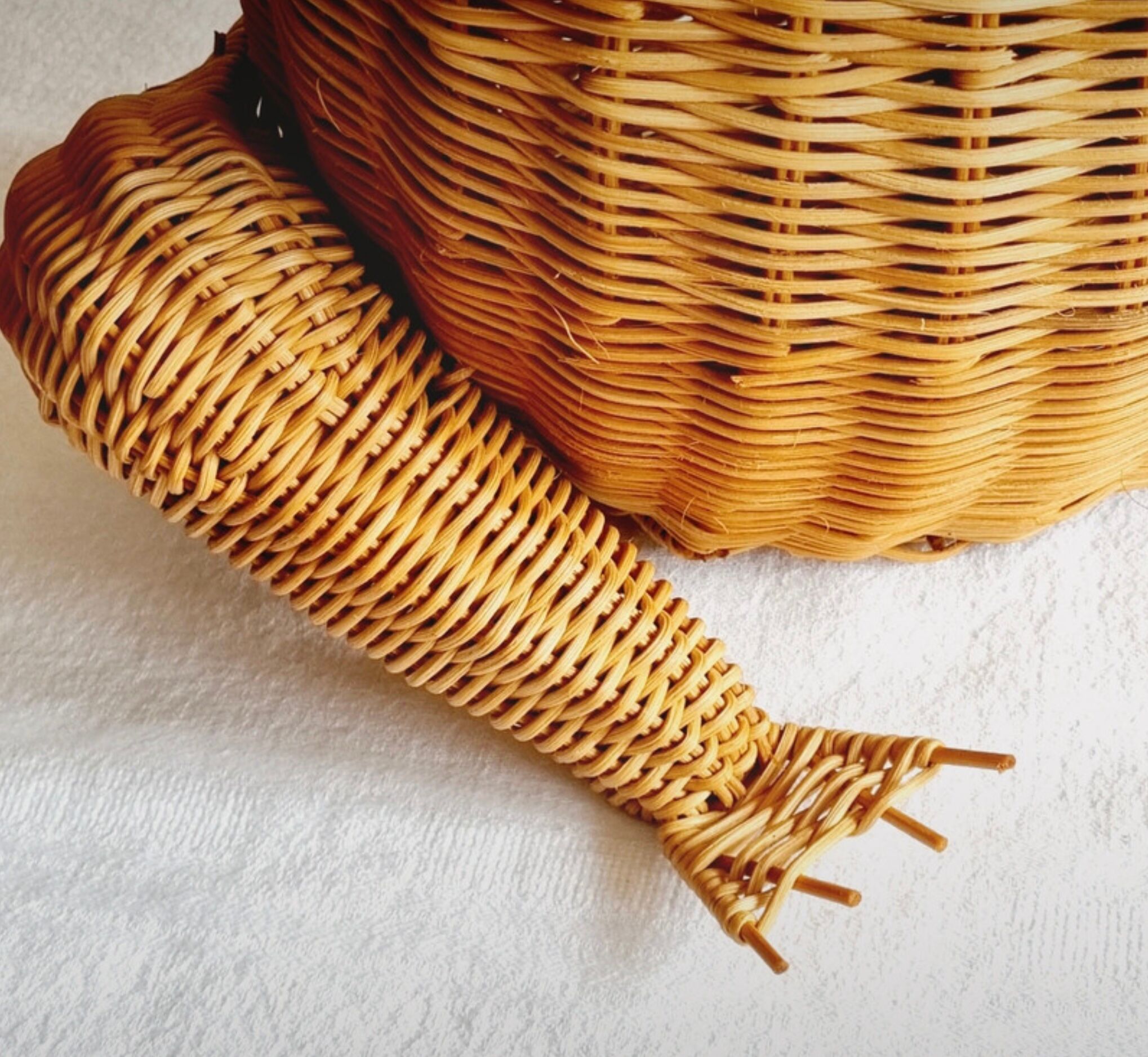 Wicker frog magazine holder Olivier Cajan