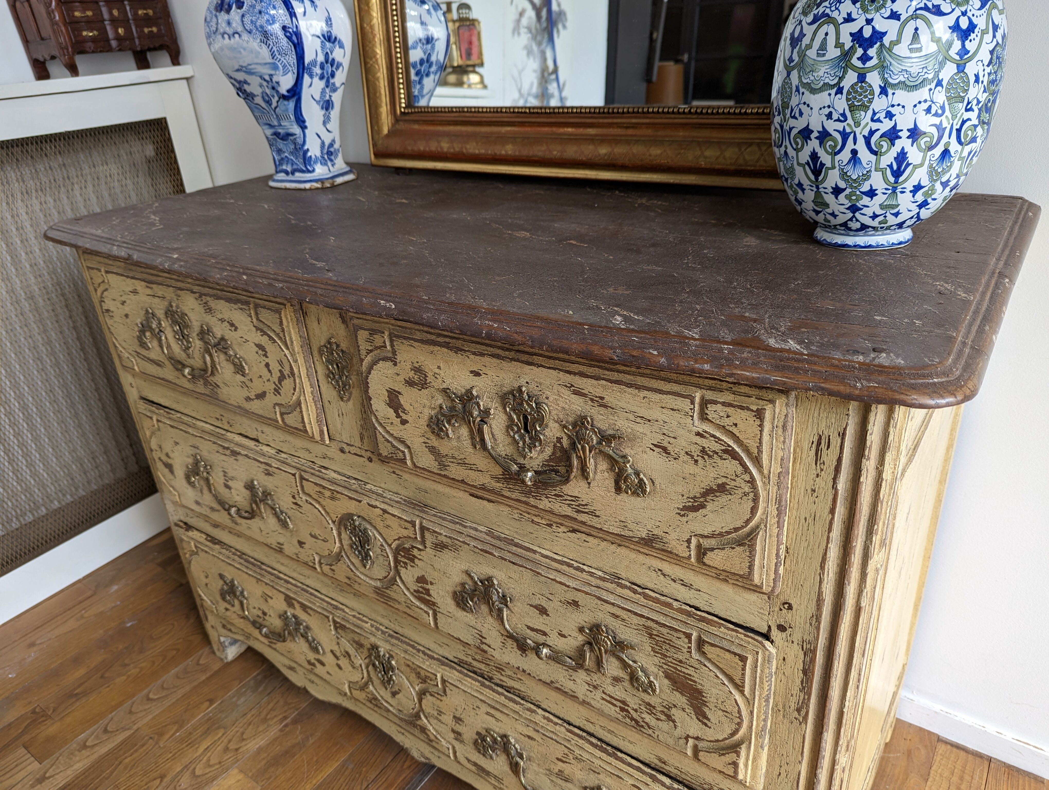 Patinated chest of drawers XVIII era