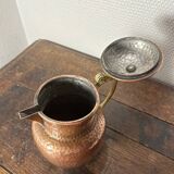 Cafetière en cuivre martelé signée Aug. Dannhauer, Genève – 3/4 L