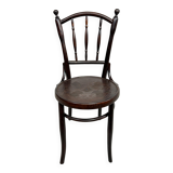 Curved wooden dining chairs by Thonet Mundus