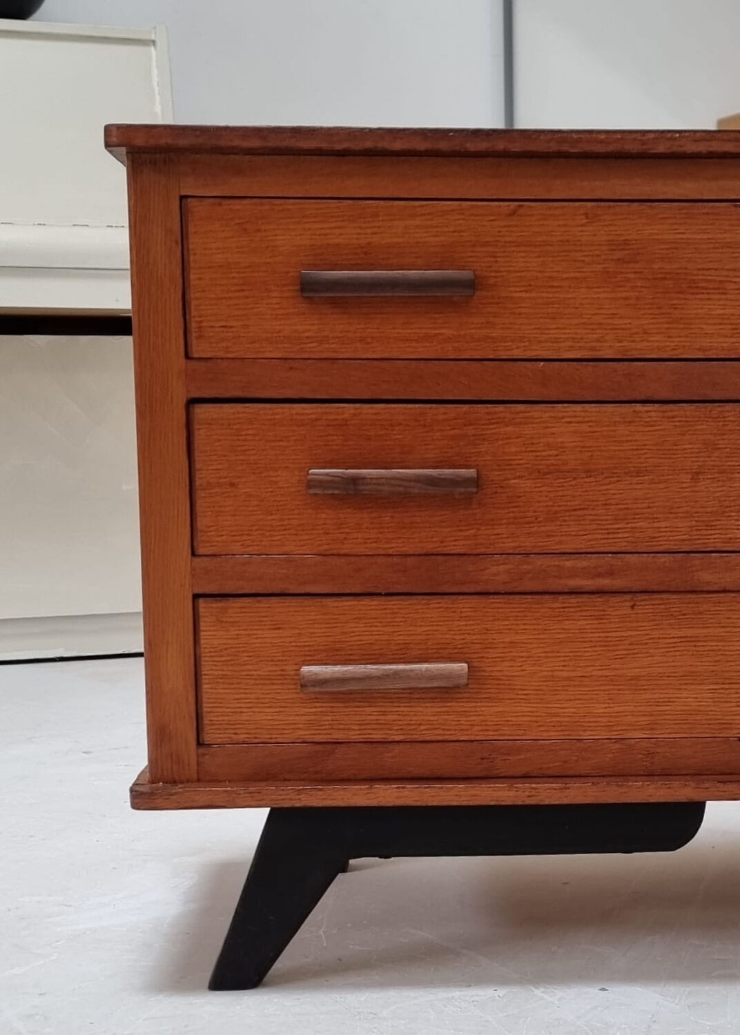 Mid-century drawer cabinet