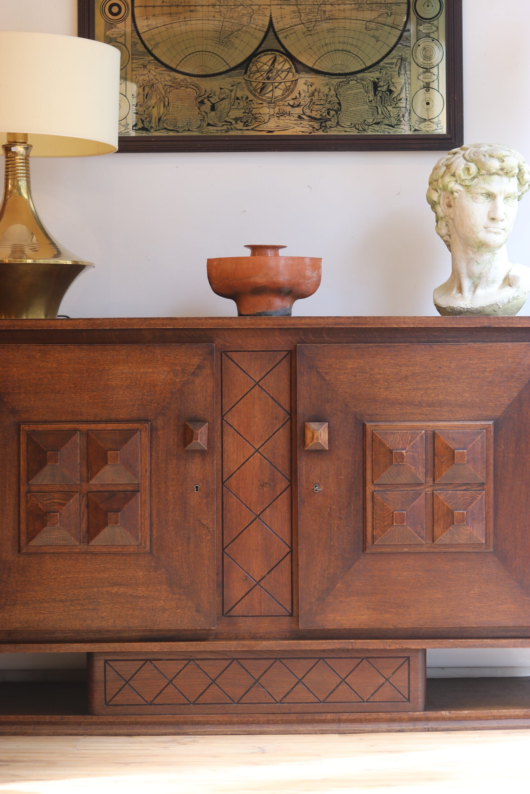 Buffet art déco, travail français vers 1940, dans l’esprit de Charles Dudouyt