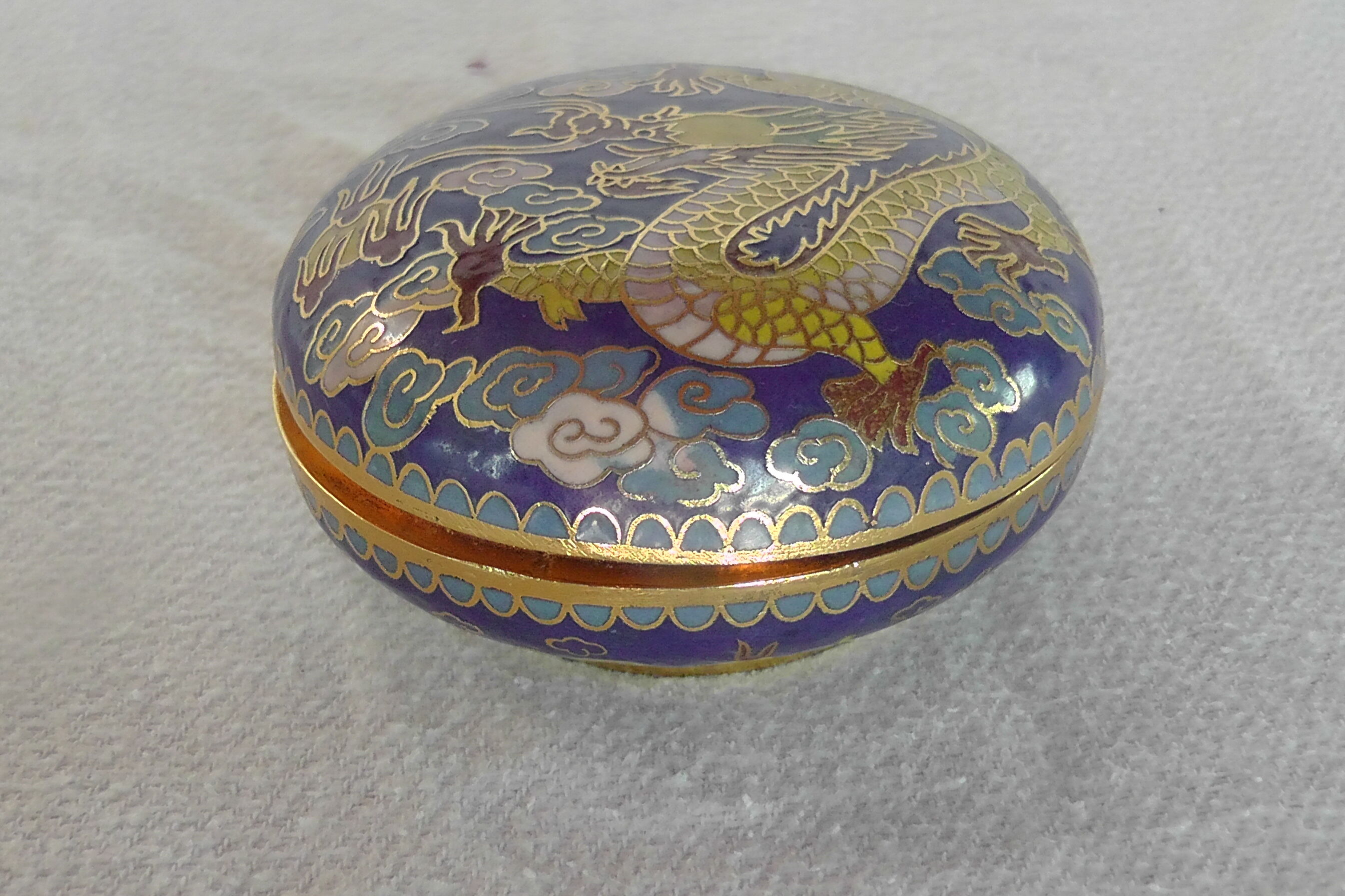Bonbonnière en émail cloisonné Dragon