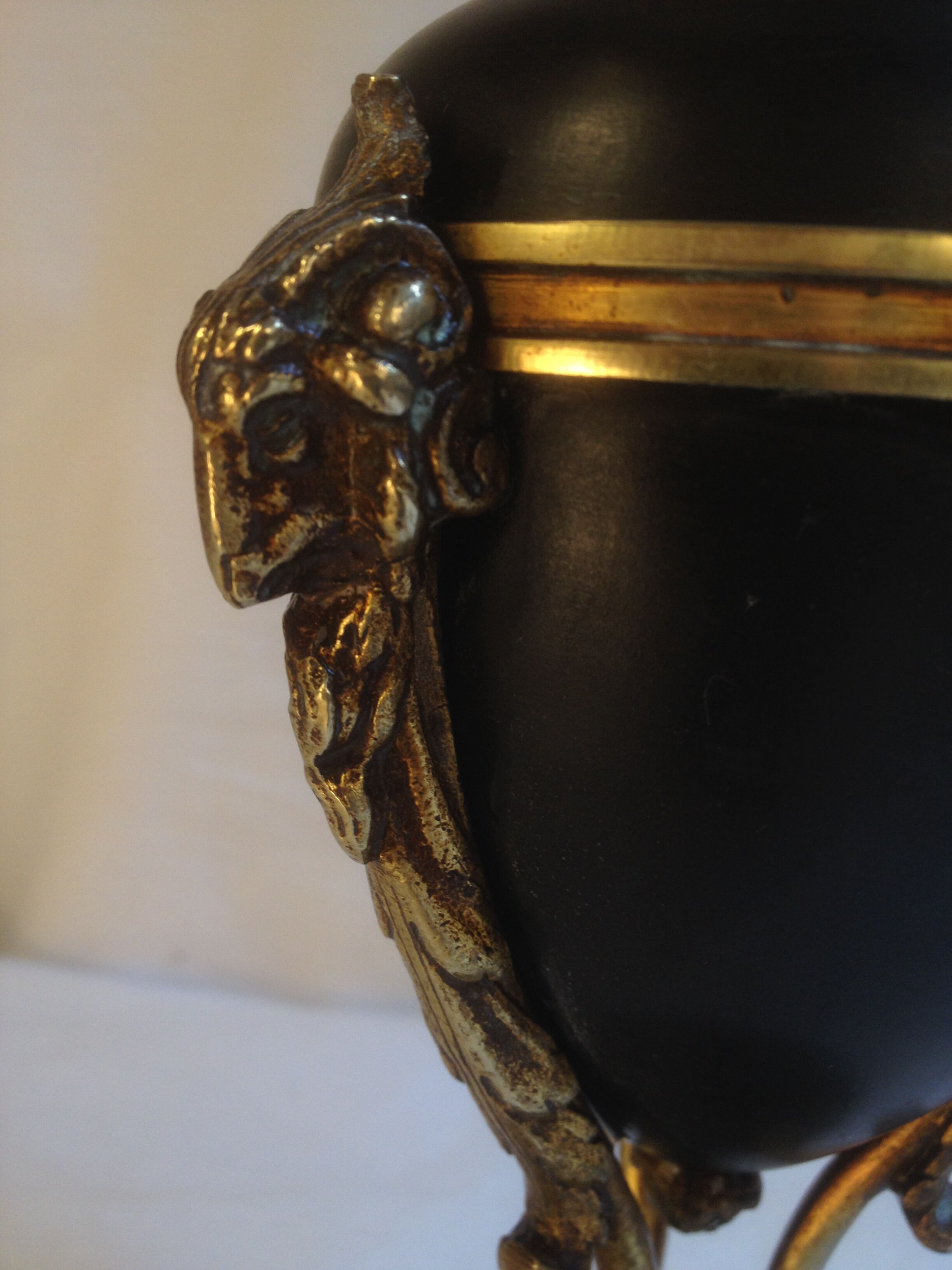 Oil lamp with engraved globe in Napoleon III style