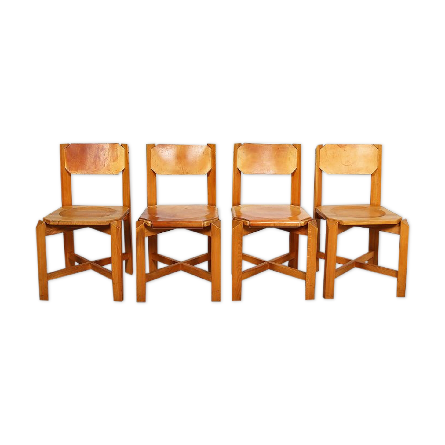 Set of 4 dining chairs in elm wood and cognac leather.