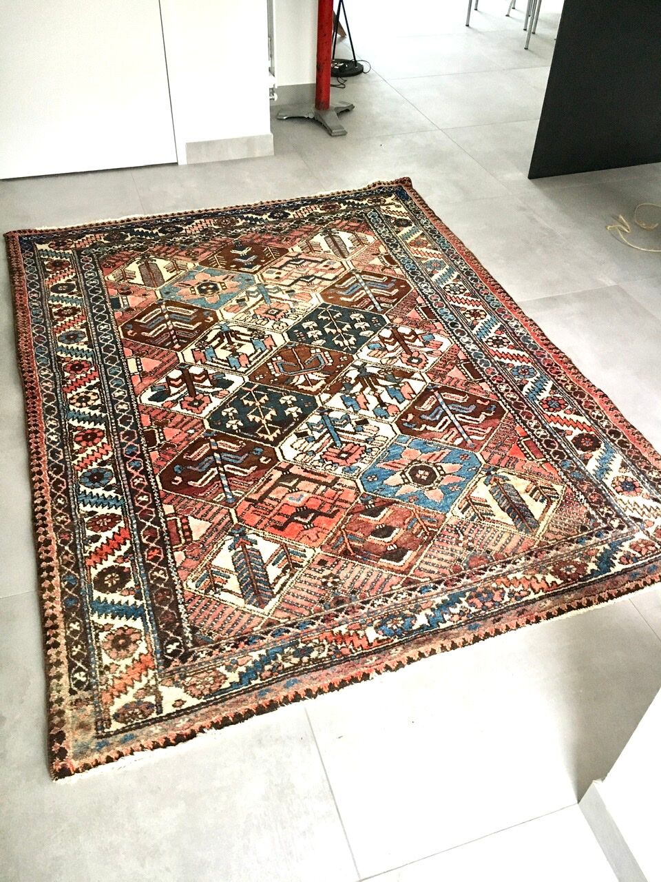 Handmade Iranian wool rug - 157x214cm