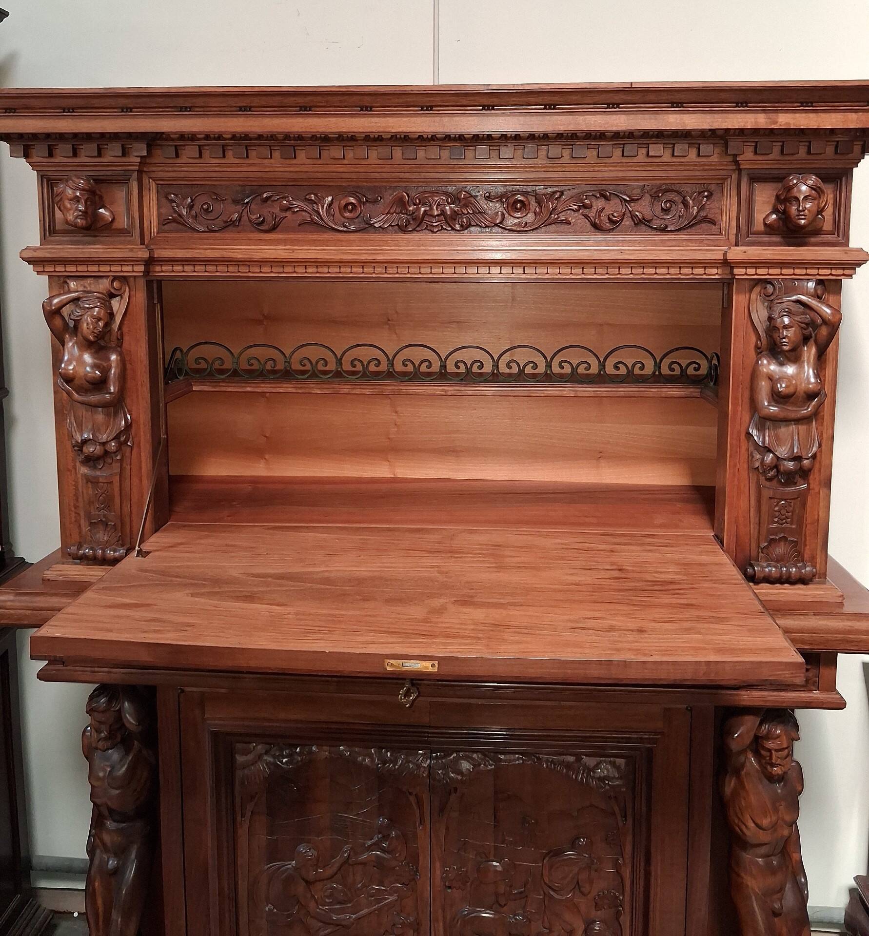 Secrétaire à abattant de style Renaissance, XIXe siècle