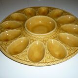 Presentation dish plate for eggs