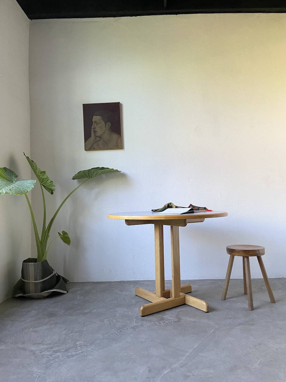 80s round beech table