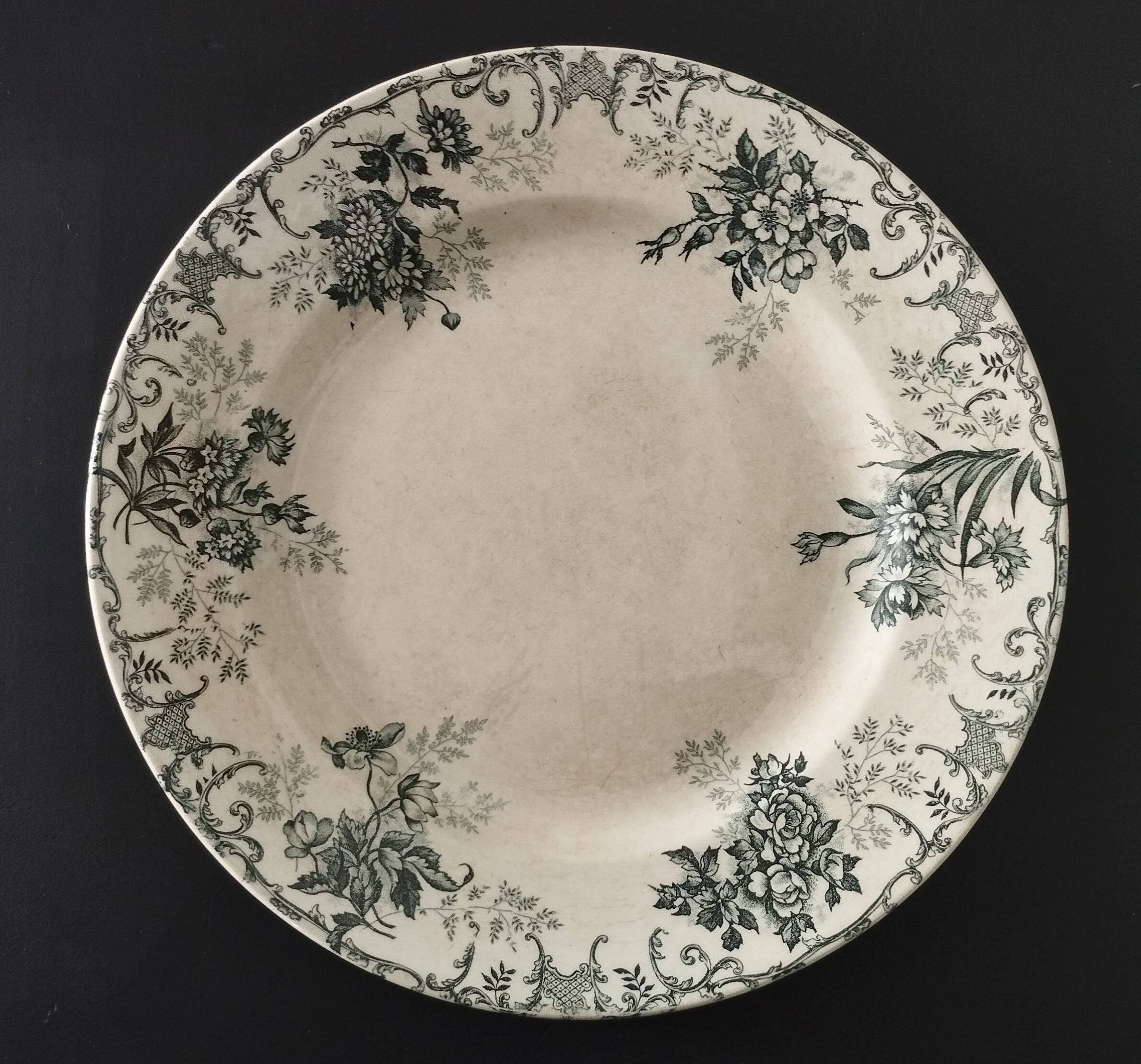Round earthenware dish from Choisy le Roi Floréal