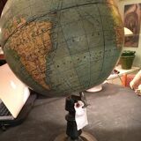 Globe-lander Girard and Barrère