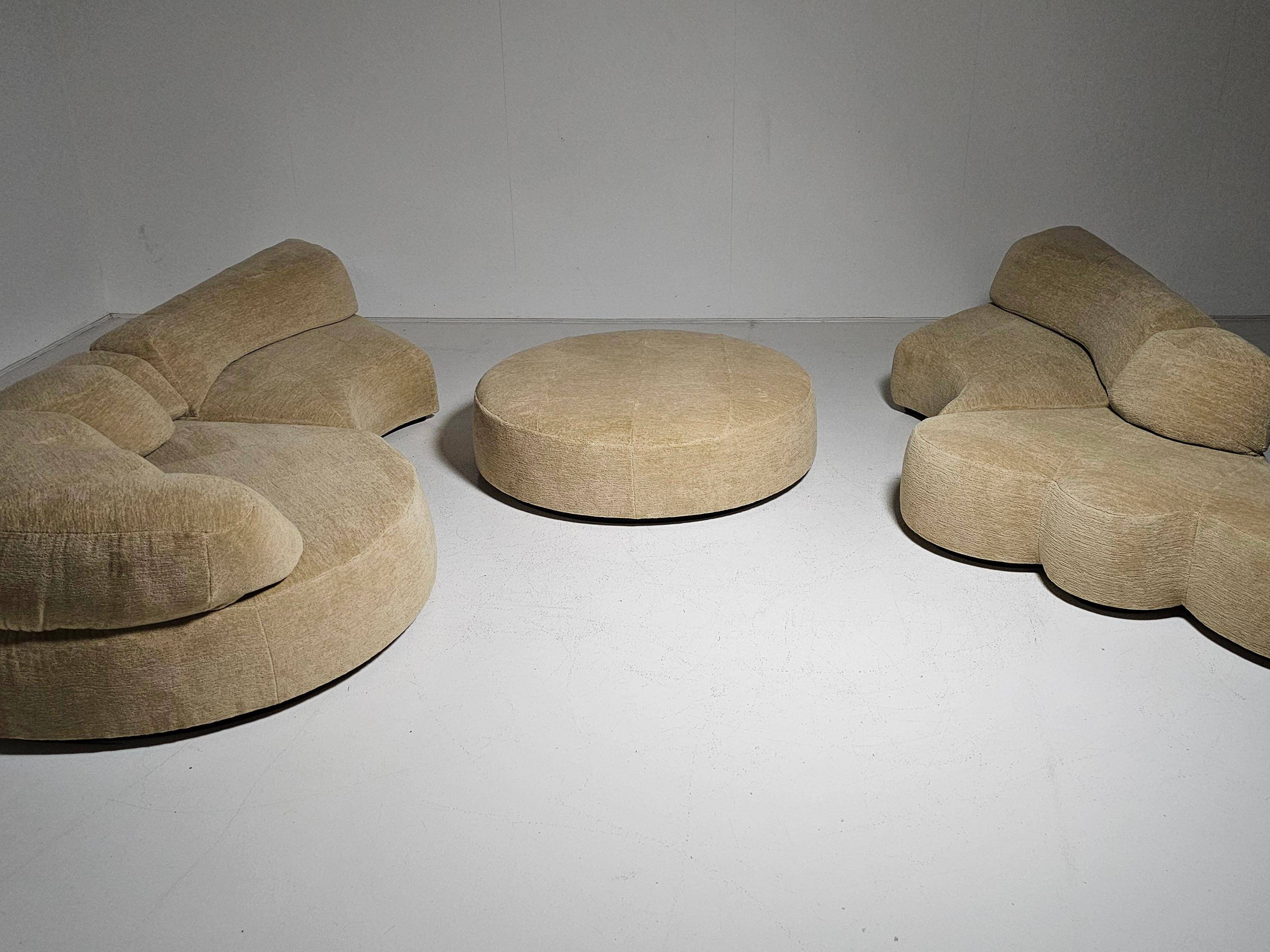 Modular 'Landscape' canapé in beige chenille by Hans Hopfer for Roche Bobois, 1970