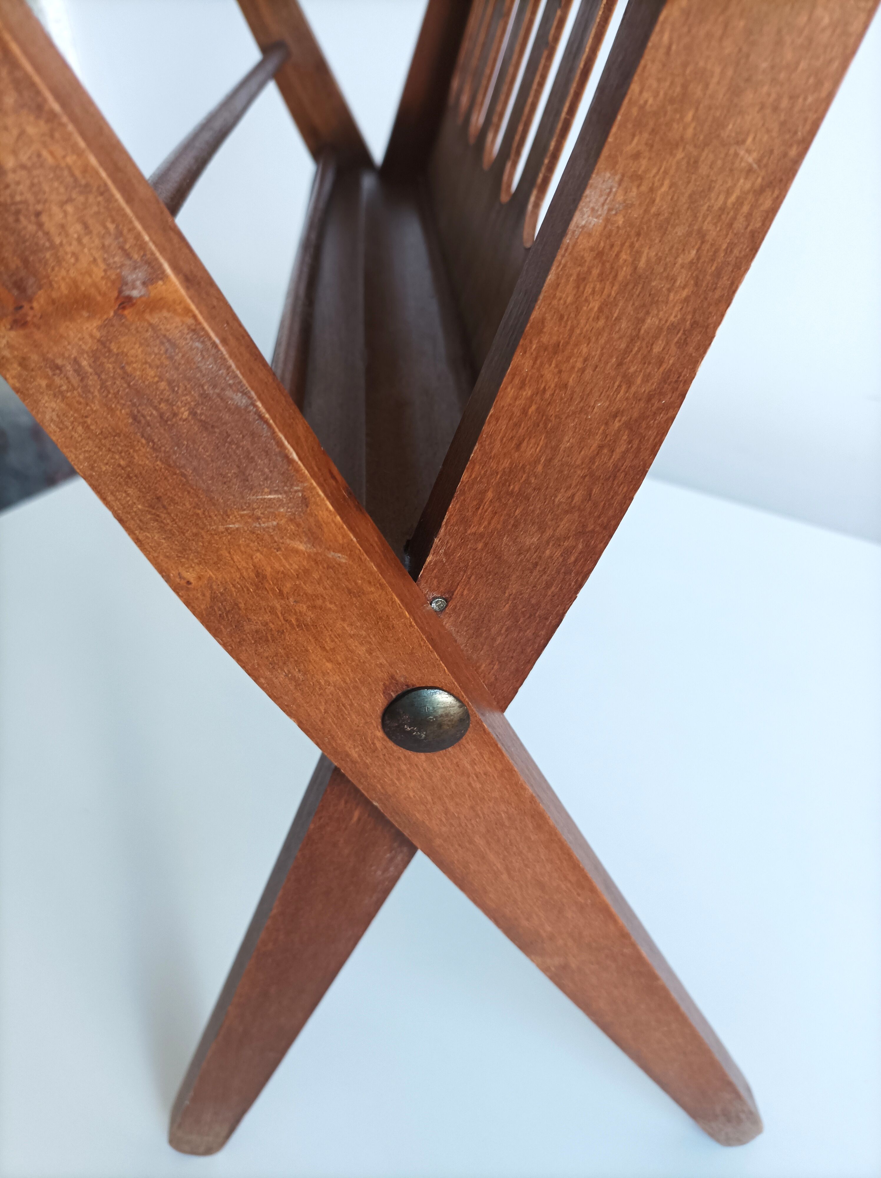 Design folding magazine rack by Cees Braakman