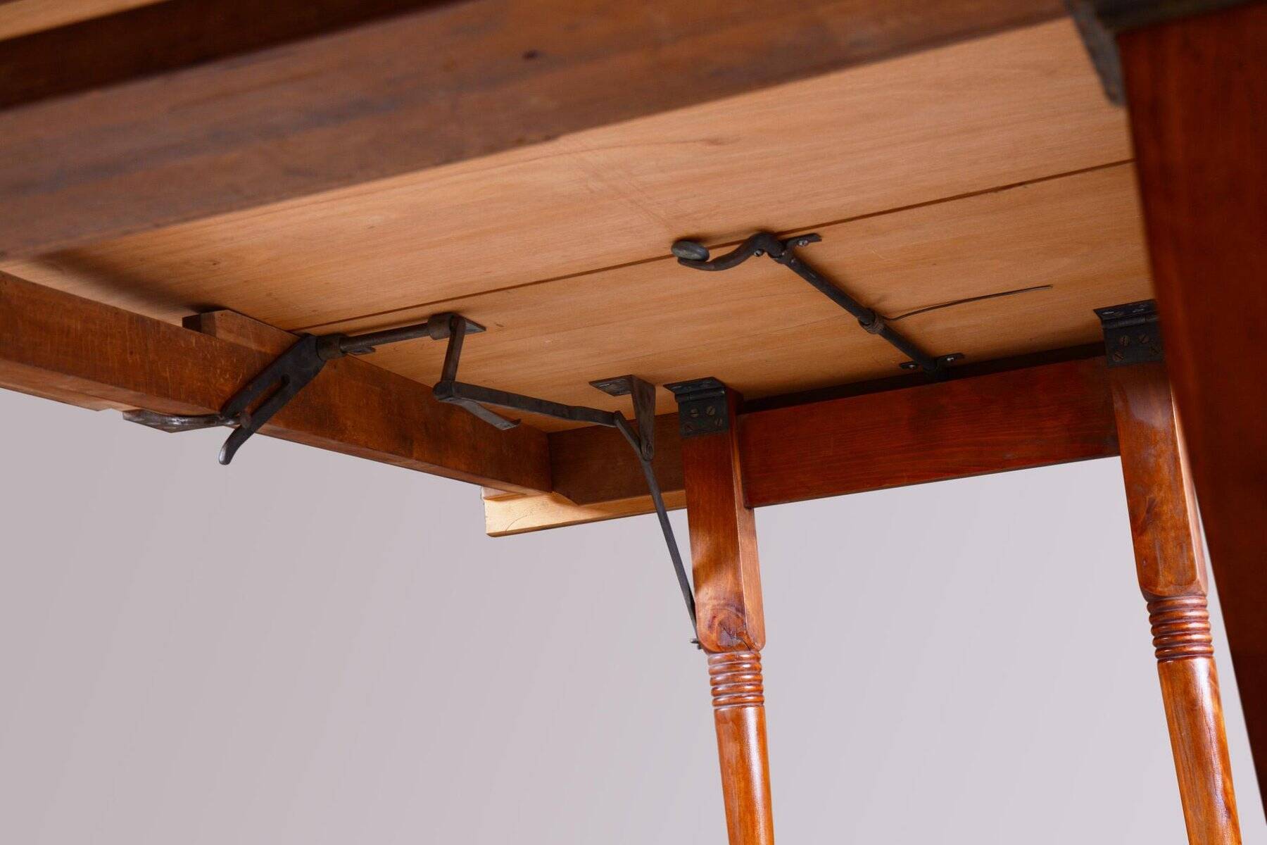 19th Century French Extendable Table in Mahogany