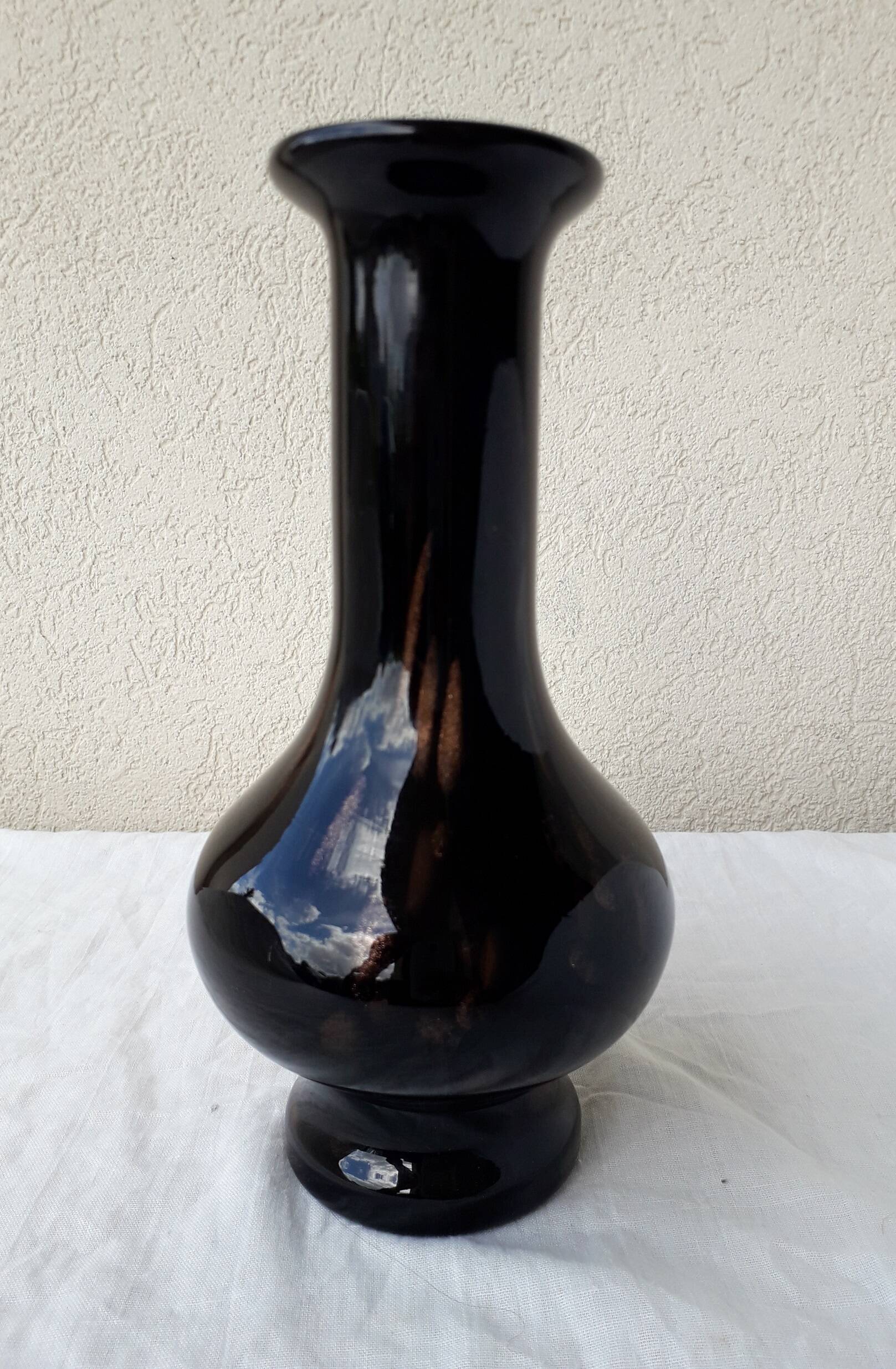 Vase en verre moucheté