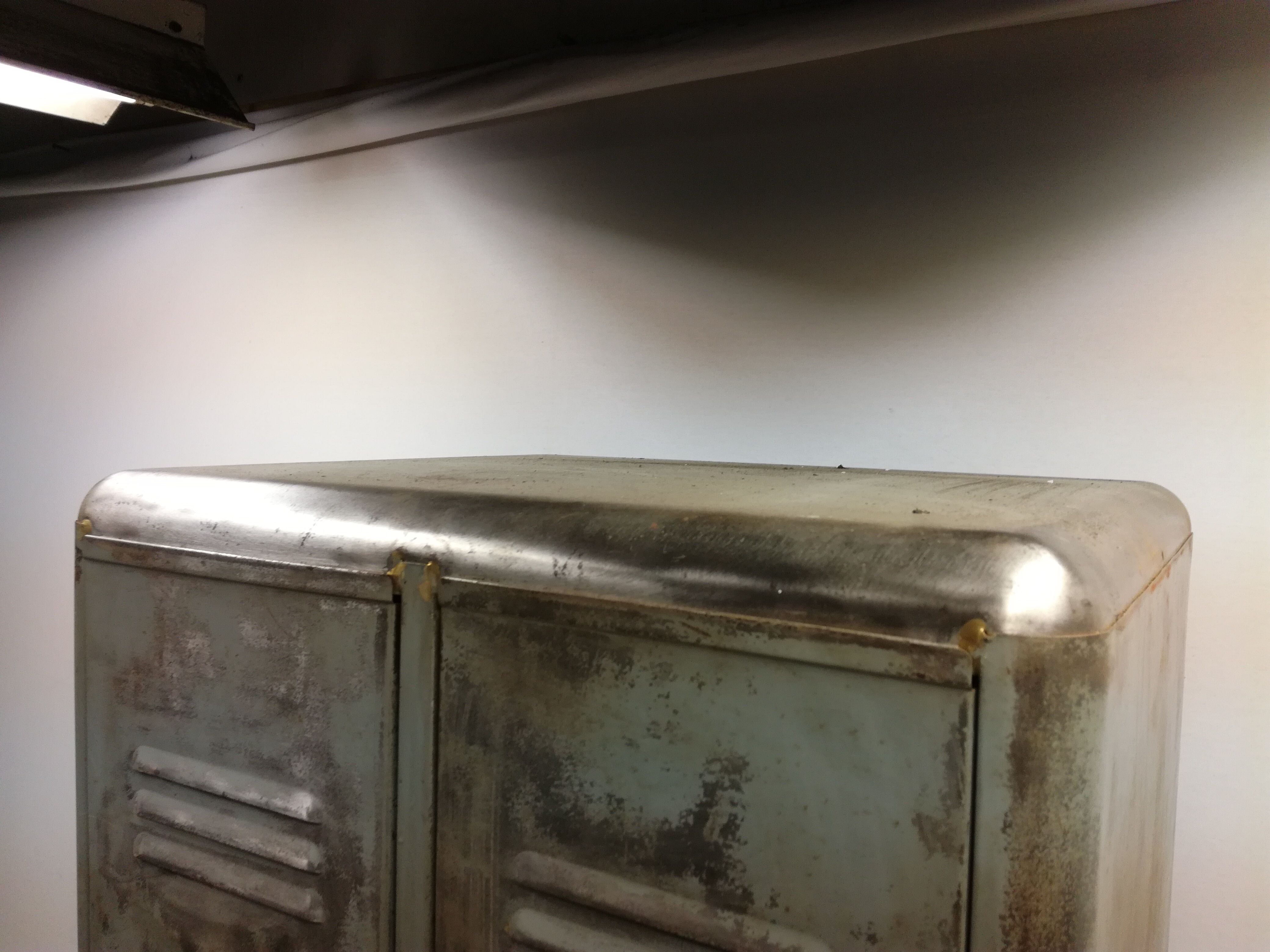 Metal industrial cloakroom