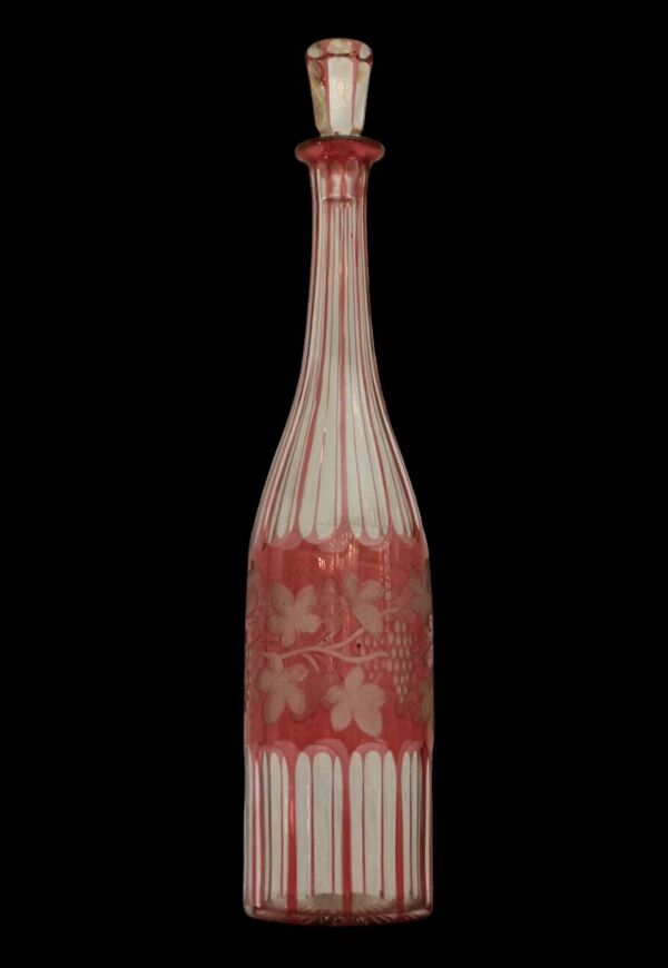 Ancienne carafe cristal Baccarat décor feuilles de vignes raisin