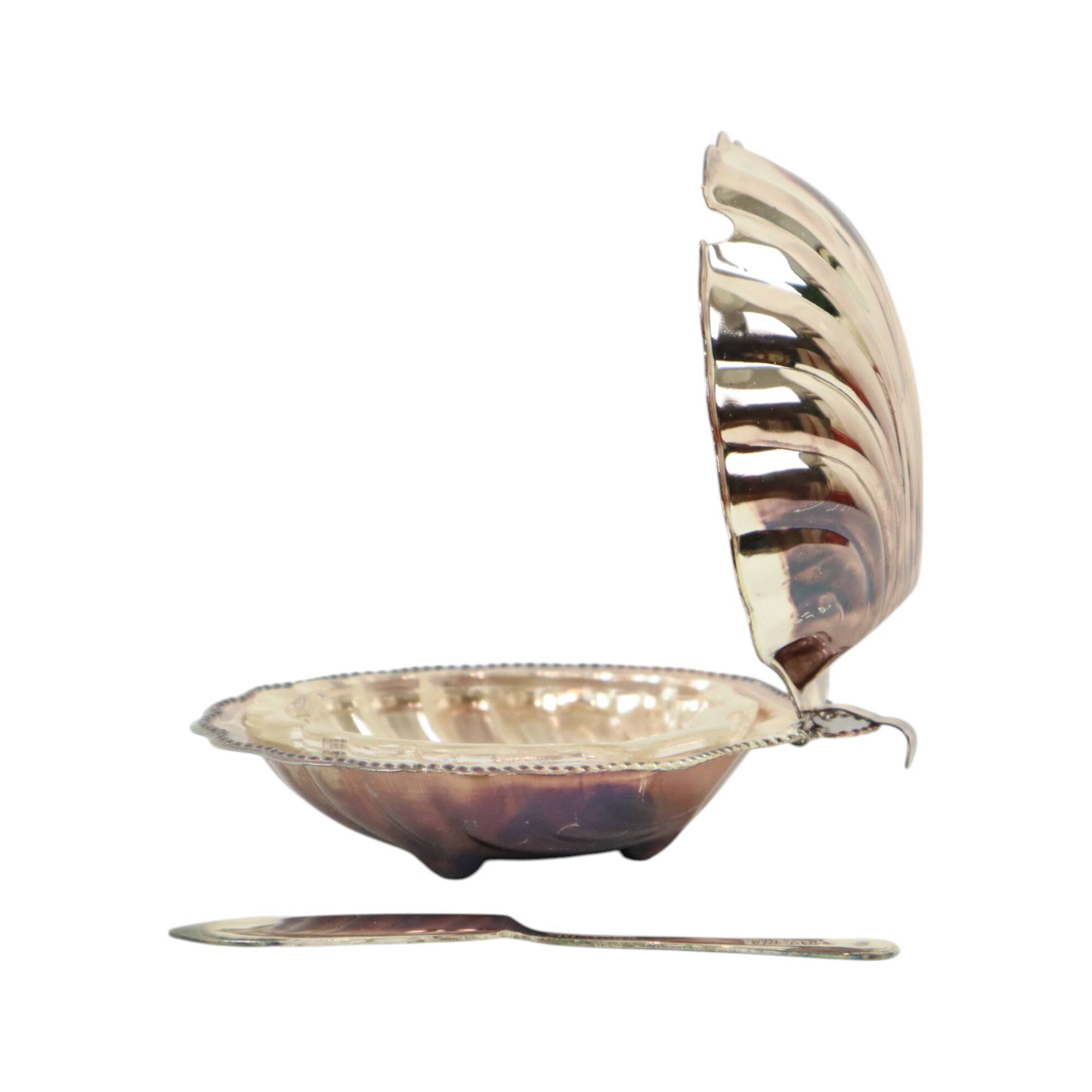 Vintage Scallop Shell Butter Dish Knife Silver Plated Metal Queen Anne
