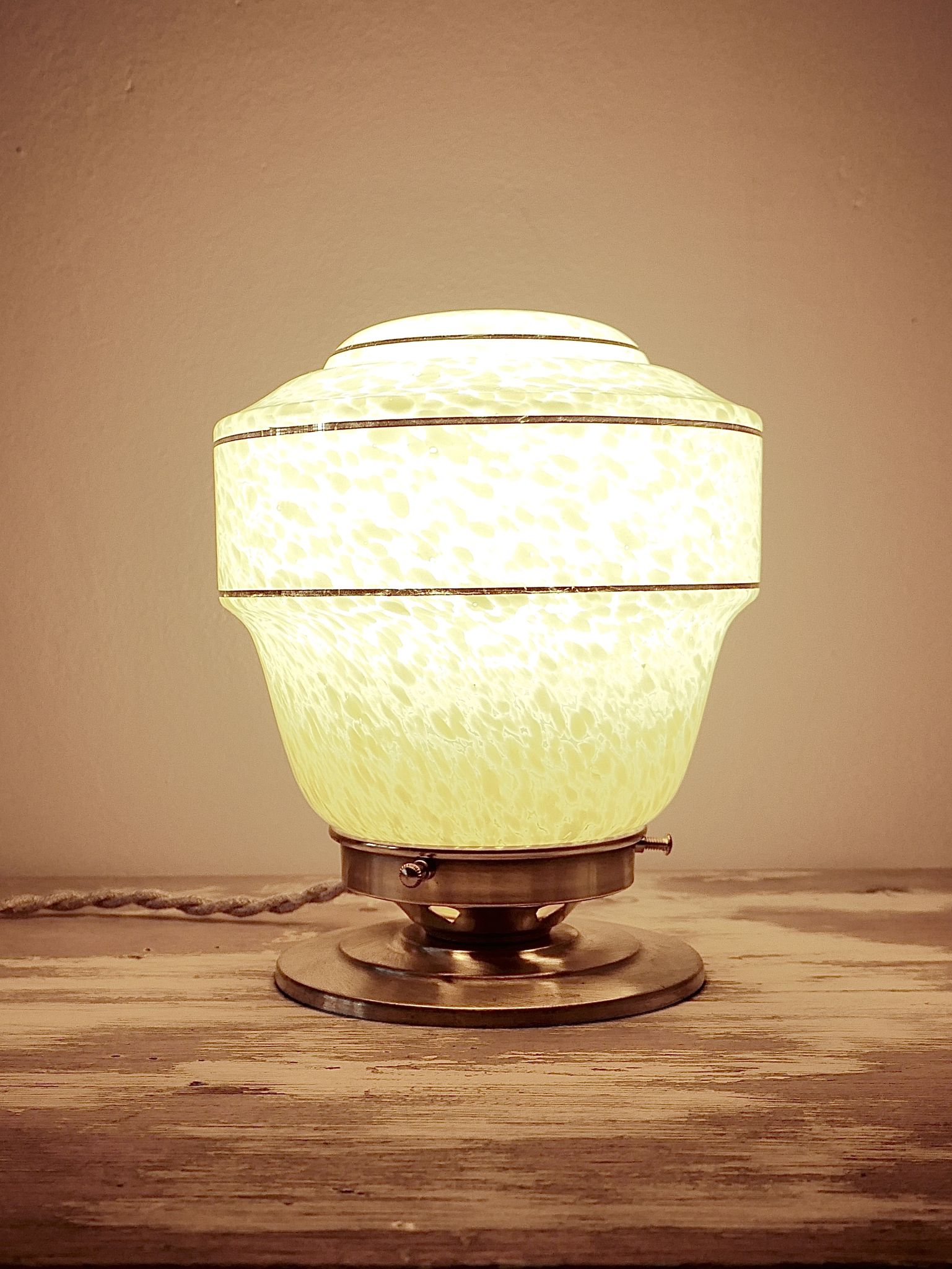 Clichy glass table lamp with a golden trim