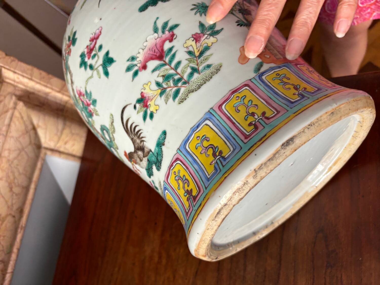 Vase couvert en porcelaine de la famille rose, Chine XIXème