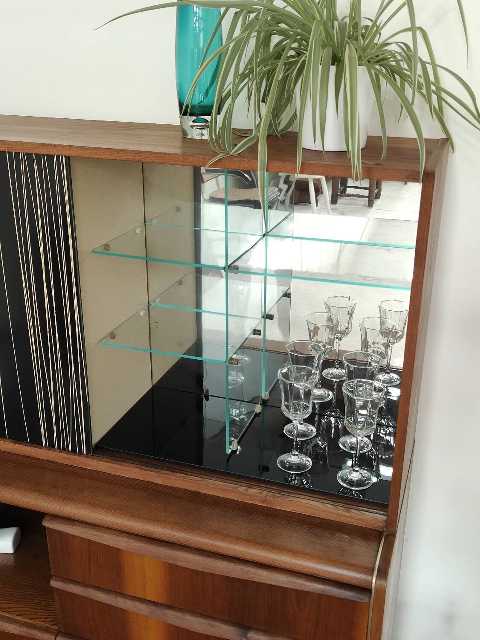 Buffet vaisselier U372/386 B.Landsman et H.Nepozitek pour Jitona 1960