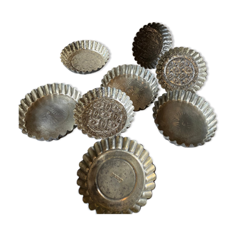 8 vintage tart molds