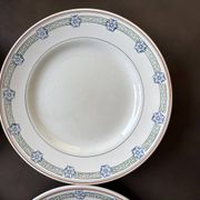 4 assiettes plates St Amand terre de fer
