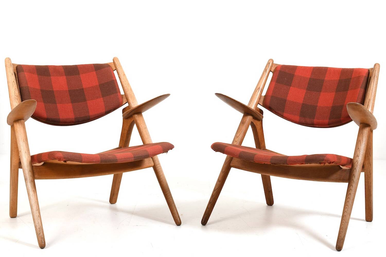 Early Pair CH-28 Oak Easychairs by Hans J. Wegner