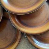 Flat glazed stoneware plates