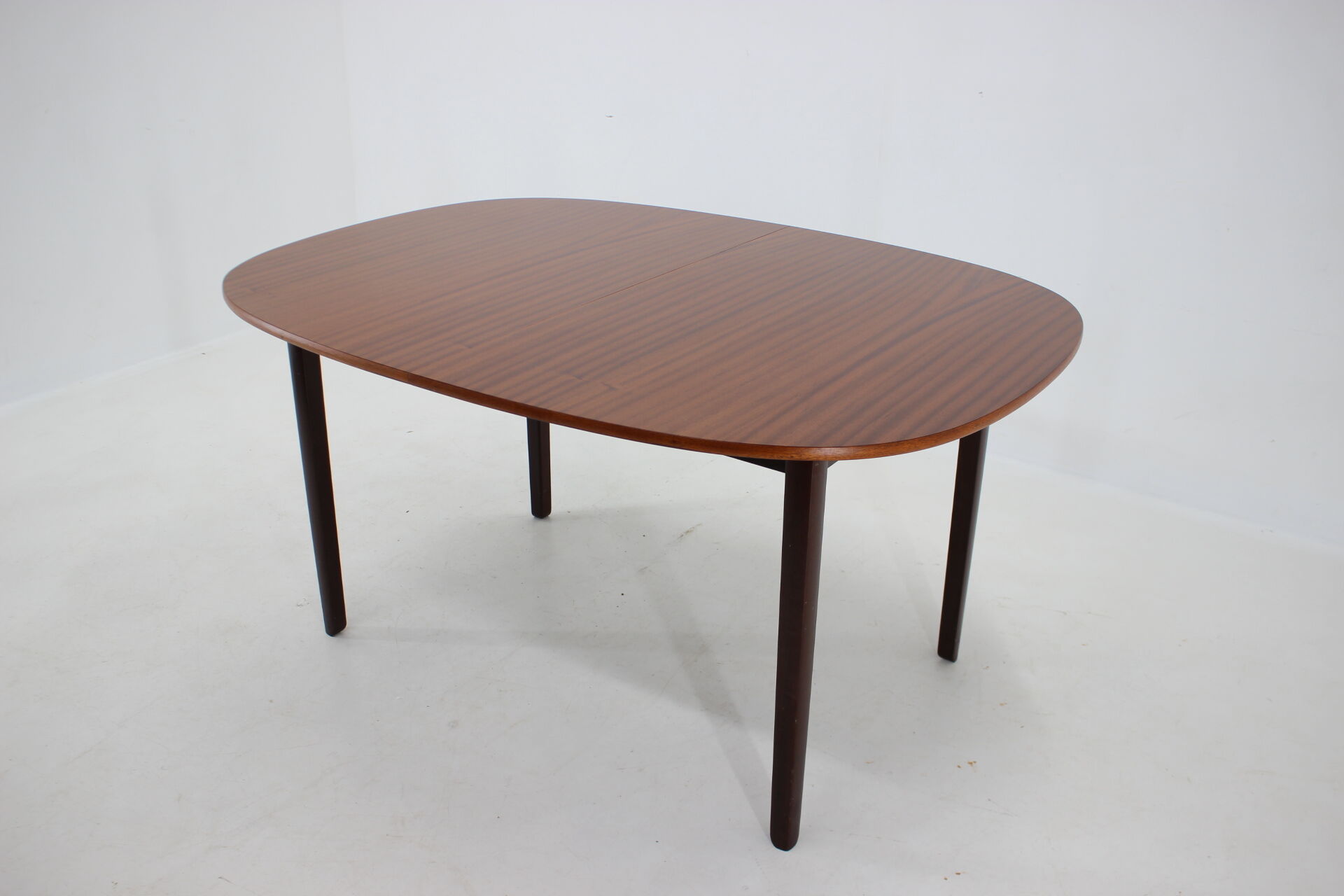 1960s Ole Wanscher Extendable Mahogany Dining Table by P. Jeppesen