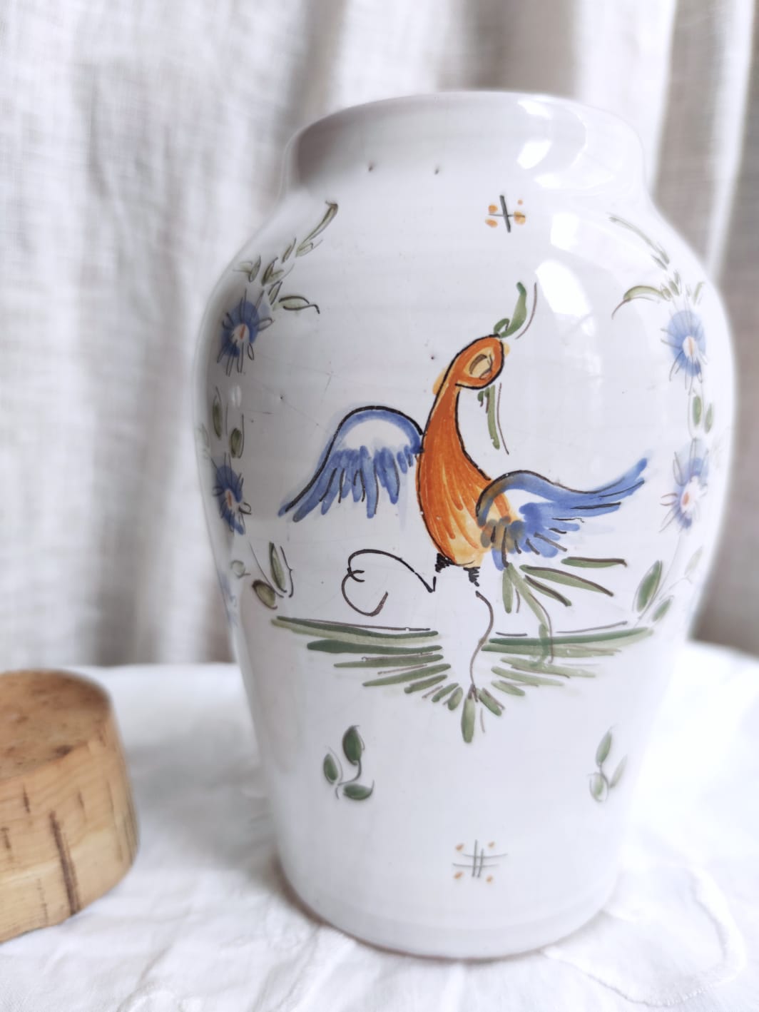Moustiers earthenware pot and its cork