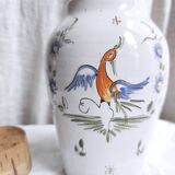 Moustiers earthenware pot and its cork